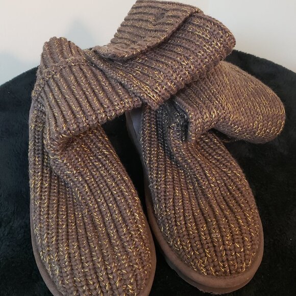 UGG Water Resistant Sweater Boot - Picture 3 of 17